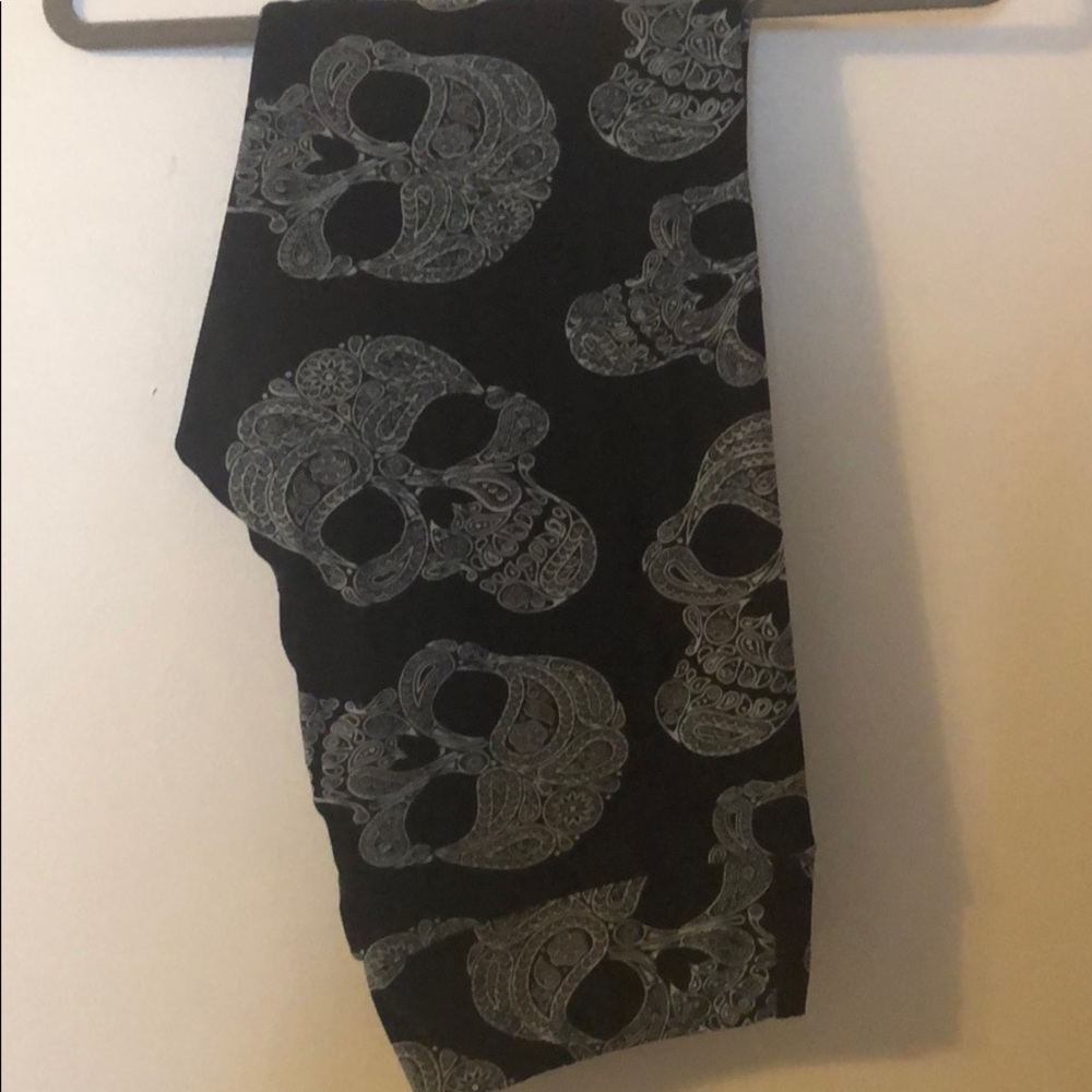 Retired “Paisley Sugar Skulls” LulaRoe
